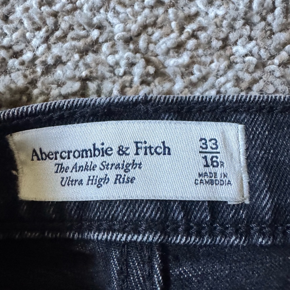 Abercrombie & Fitch The Ankle Straight Ultra High Rise - Picture 2 of 3